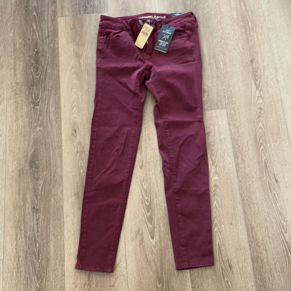 Never worn American eagle super stretch maroon jeans - ARO Sateen